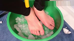 Foot Torture: Feet in Snow for 39 minutes