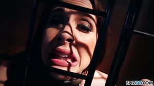 Spizoo-Pet Babe Chanel Preston is punished by two dicks
