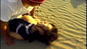 Fucking a cute asian girl on the beach - pompie